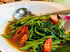 -Chom Cafe and Restaurant