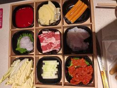 -海底捞火锅鲜切牛肉主题店(长寿路店)