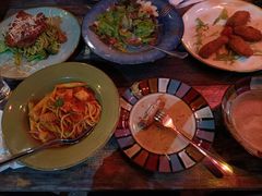 -SISTERS BAR RESTAURANT川意酒馆(嘉善老市H楼店)