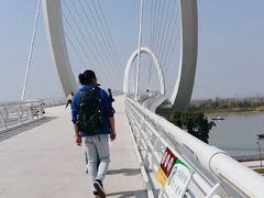 -南京眼步行桥