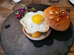 -HIGH FIVE哈福手工汉堡(桂林路店)