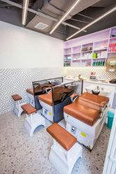 -PE SALON 
