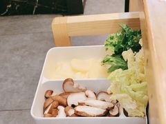 -鲁员外地锅鸡地锅鱼(古墩路店)