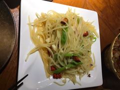 老道的酸辣土豆丝-楼兰新疆主题餐厅(苏州中心店)