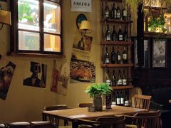 -临界音乐酒馆·小龙虾·江湖菜(华熙LIVE·鱼洞店)