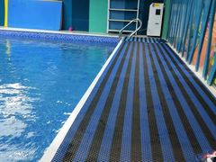 -Swim斯卫姆国际儿童游泳中心(红博中央公园店)