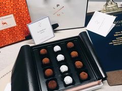 香槟松露巧克力礼盒（12颗）-Pierre Marcolini(德基广场店)