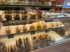 -白玉兰食品甜凤店(合生汇店)