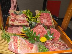 -山川小町·极番烧肉(新地假日广场店)