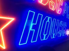 -UP嘻哈酒吧(粉巢店)