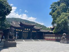 -峨眉山报国寺