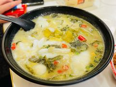 酸菜鱼片汤粉-华新胖子鱼粉(衡阳总店)