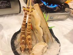 -鲜入围煮花胶鸡海鲜火锅