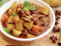 胡萝卜土豆牛腩-妈妈的味道(工人体育场东路店)