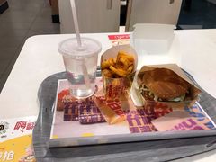 -麦当劳(轻轨曹杨路店)