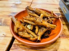 老武汉烧鸡爪-霄汉牛三鲜湖北砂锅菜(万松园2店)