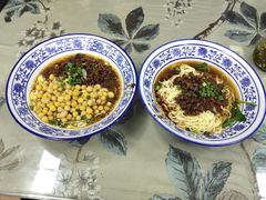 -渝之汇牛肉豌杂面