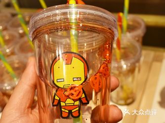 周日起个大早来到新街口名创优品，虽然是在地铁站里但是