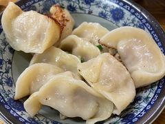 鲜肉煎饺-无名氏宵夜小摊(祝家三姐妹馄饨店)
