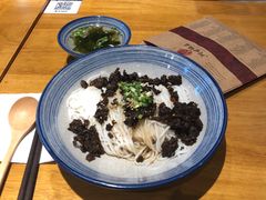 -霸蛮湖南菜·牛肉粉(荣京西街店)