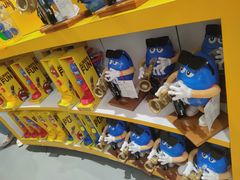 -m豆巧克力世界(上海世茂广场店)