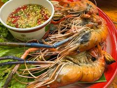 -席娜卡琳火车铁道夜市