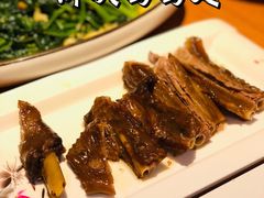 狮头鹅鹅翅-壹只卤鹅 · 潮汕菜(京基百纳店)