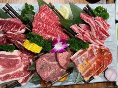 黑牛六拼-明洞阿姨·韩式酱蟹烤肉·创意料理(三元桥店)