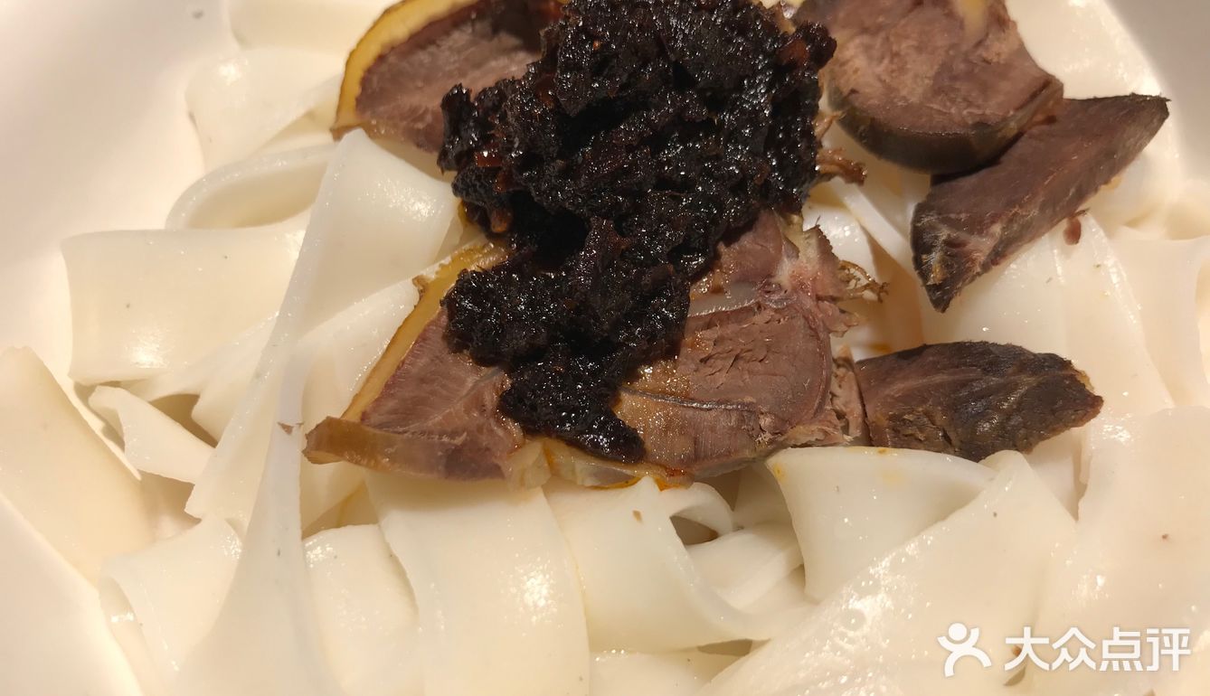 网红湘菜馆:一盏灯