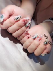 -沫儿·美甲美睫·半永久·皮肤管理