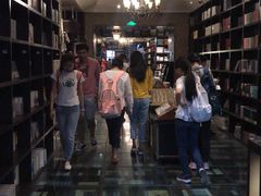 -钟书阁(松江泰晤士小镇店)