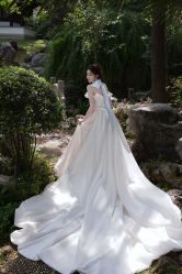 -艾米丽婚纱礼服