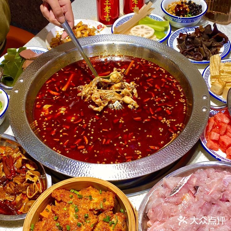我在成都也吃到了超好吃的乌鱼火锅‼️59·9r鱼蛙混吃不限量！