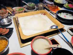 -尚尚仙·酸汤猪手·猪肚鸡火锅(华联万柳购物中心店)