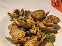 -嗨辣小聚·盘锦河蟹·海鲜烧烤龙虾(盘锦十年好店)