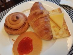 -广州万富希尔顿酒店·感趣自助餐厅·金秋蟹宴生蚝海鲜刺身