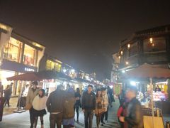 -吴山路夜市