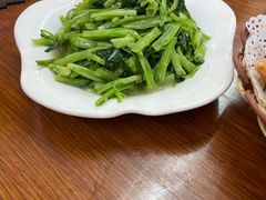 -胡子饮食店