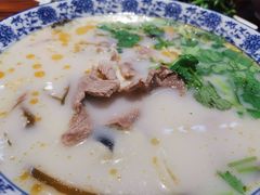 -76人老烩面(龙湖泰山路店)