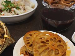 -爆炸头阿姨小四川正宗川味小吃(无任何分店)