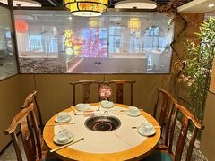 -乡土黄·鲜牛肉火锅·小龙虾(兴业街店)