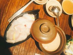 -老牌坊云南鱼豆花火锅(嵩山店)