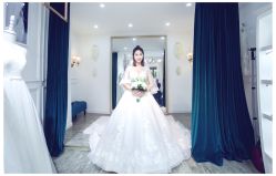 -派丽莫Pellimo原创设计婚纱品牌