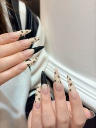 -花岐款式专研健康美甲沙龙