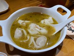 酸汤鲜虾大馄饨-二旗里烧烤·烤羊排(龙域店)