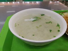 母鸡汤泡饼-西安外国语大学-学生食堂(栾树大道店)