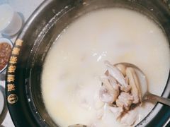 胡椒猪肚鸡-顺德公广东猪肚鸡·煲仔饭(白石洲店)