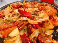 韩式瓦香鸡-鑫日千里马朝鲜族小馆(总店)