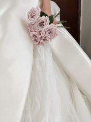 -Flora婚纱礼服定制租赁店