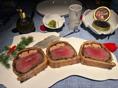 惠灵顿牛排-弦月窗LUNETTE BY AMANDA(复兴路店)